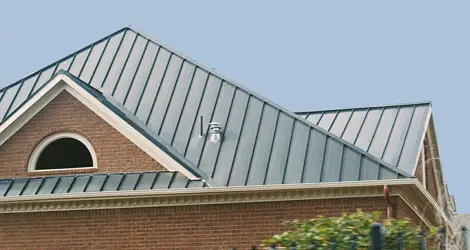 installing-metallic-roof