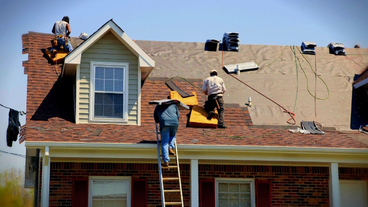How to Select the Best Roofing Contractor for Roof Replacement