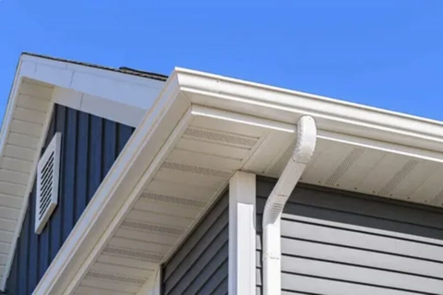 Is vinyl soffit better than aluminium?