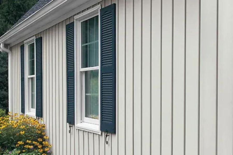 Does vinyl siding get hot