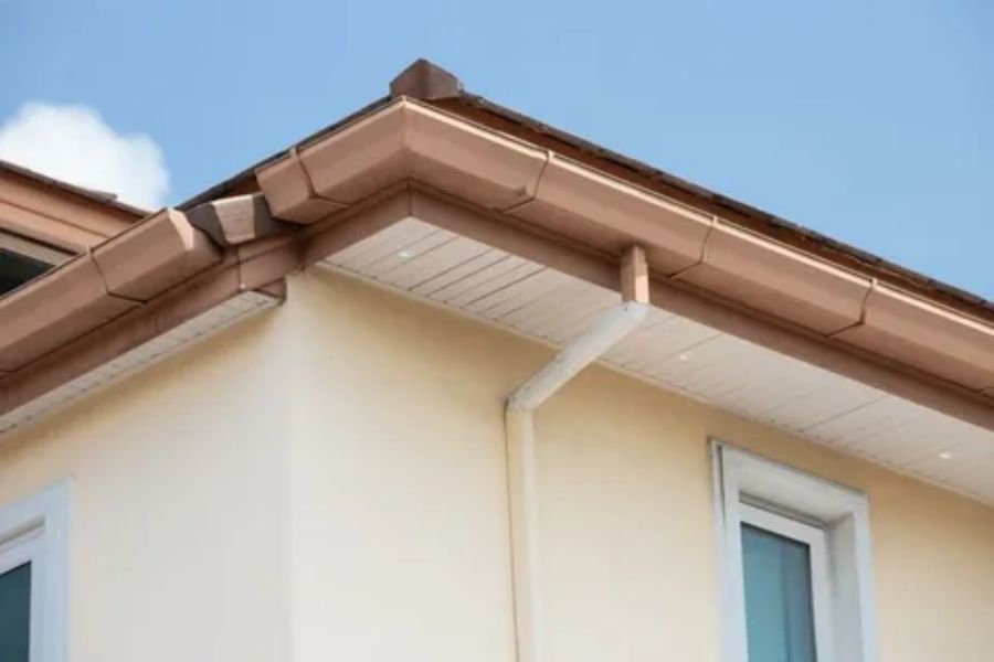 What is the difference between soffit and siding?